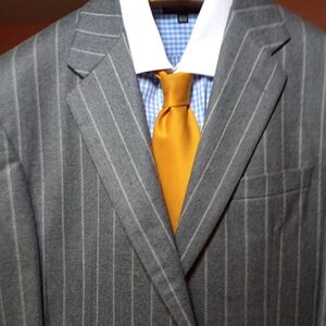 HICKEY FREEMAN Men's Chalk Stripe Gray 2Btn/2Vent Suits 44R W32 Ins29